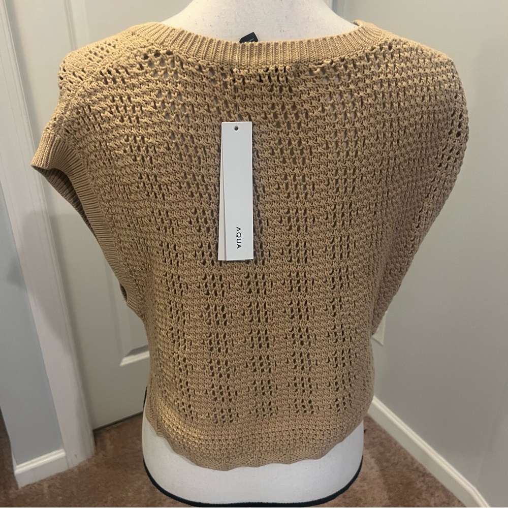 AQUA
Cotton Crochet Crop Top
Nwt small. Brand new - Picture 10 of 10